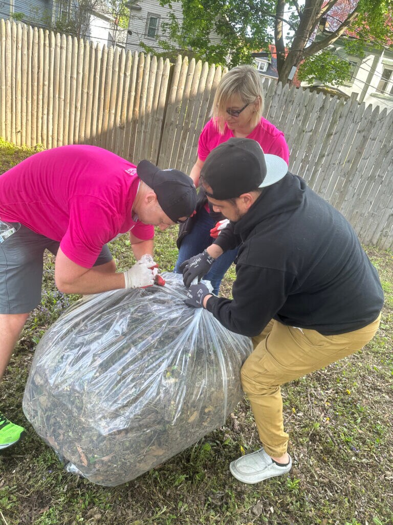 CEC Rochester employees volunteer at Center for Youth.