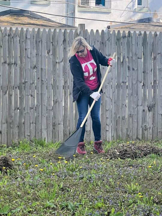 CEC Rochester employees volunteer at Center For Youth.