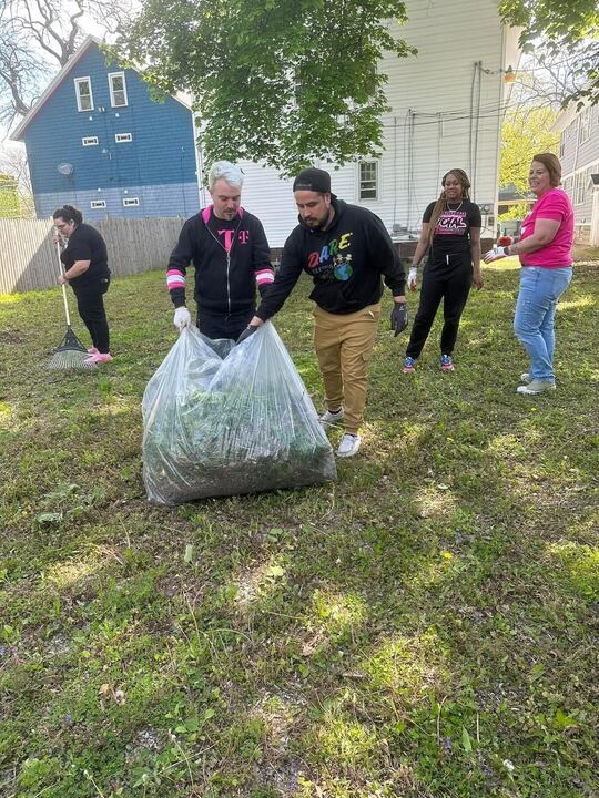 CEC Rochester employees volunteer at Center For Youth.