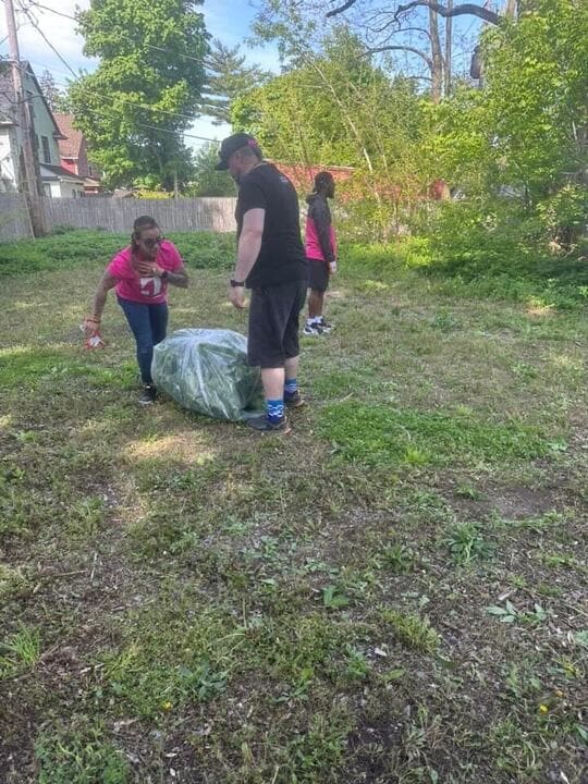 CEC Rochester employees volunteer at Center For Youth.