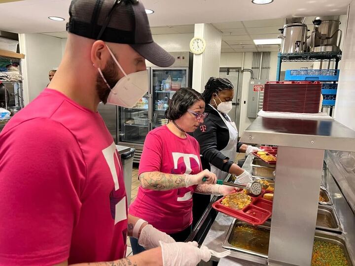 CEC Rochester employees volunteer at House of Mercy.