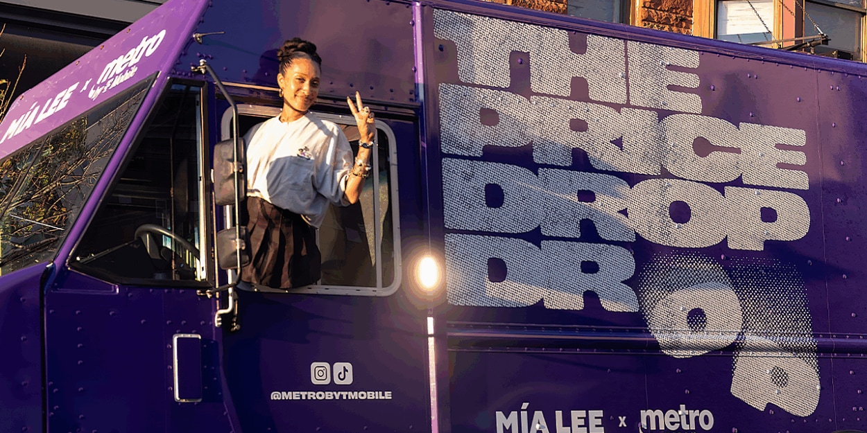 This Chicago Artist Turns Everyday Moments into Stories of Connection