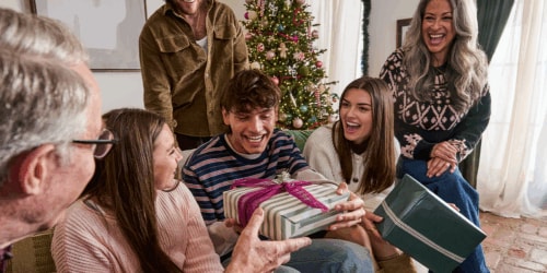 How T-Mobile Keeps the Holiday Travel Cheer Going All Season Long